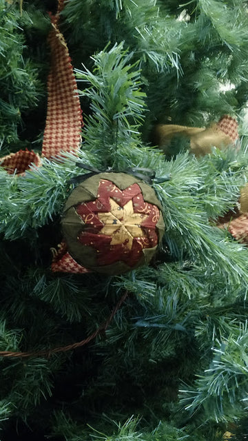 Pointed Ball Ornament